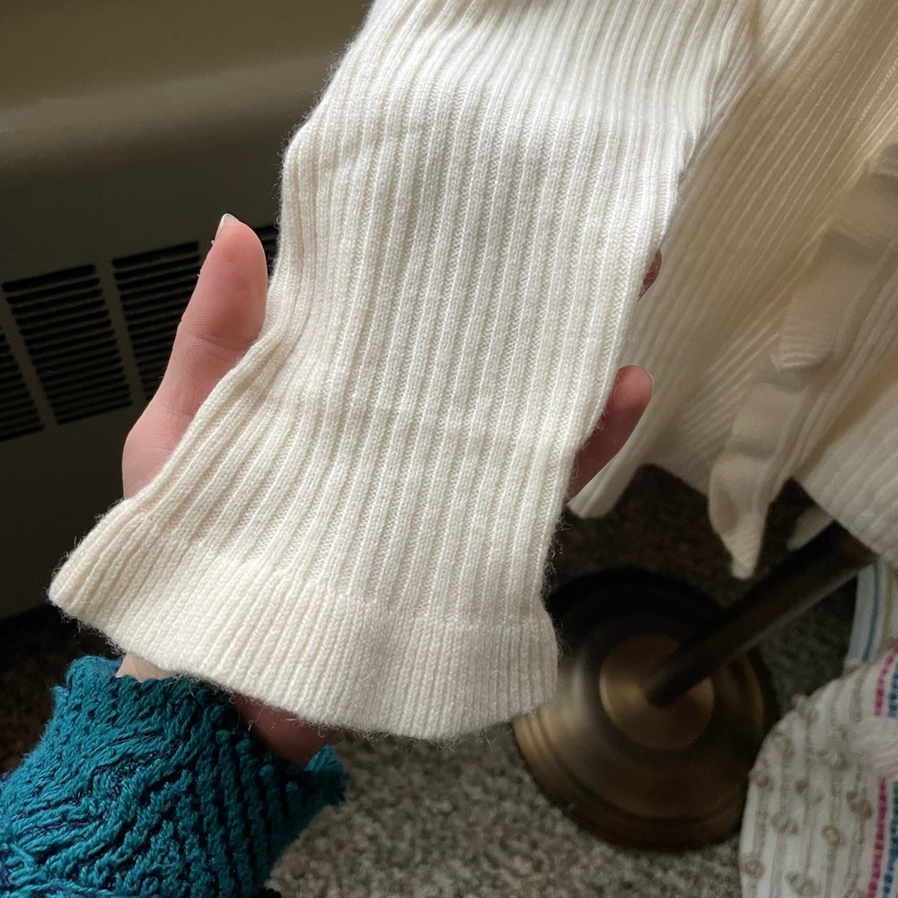 Worthington Ivory white cashmere turtle neck sweater - Picture 5 of 9